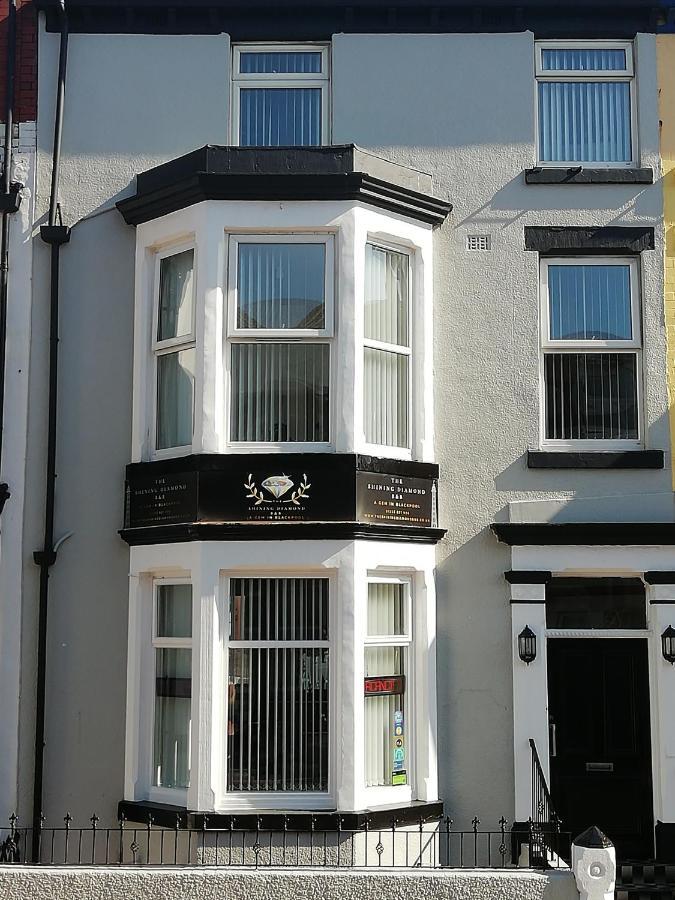 The Shining Diamond Bed & Breakfast Blackpool Exterior photo